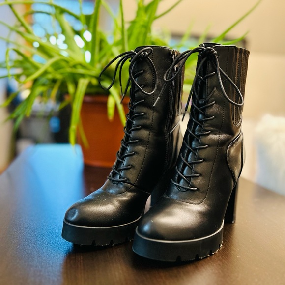 Vivorosa Imogen Lug Sole Platform Lace Up Boot | Size 6 - Picture 13 of 13